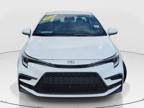 Used 2024 Toyota Corolla SE image 2