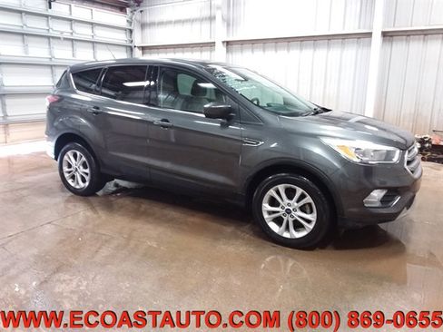 Used 2017 Ford Escape SE image 1
