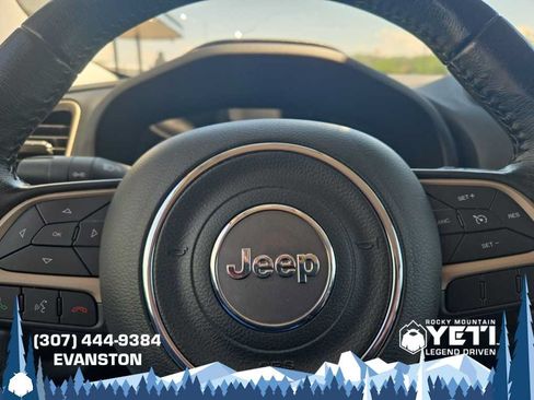 Used 2017 Jeep Renegade Latitude w/ Cold Weather Group AWD/4WD image 20