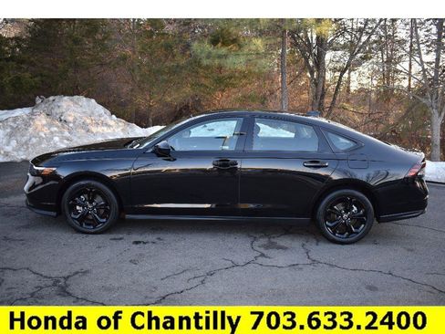 Certified 2025 Honda Accord SE image 4