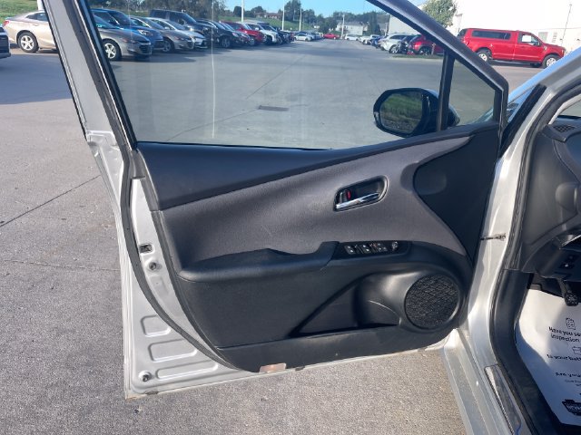 Used 2017 Toyota Prius Prime Advanced w/ Carpet Mat Package FWD image 20