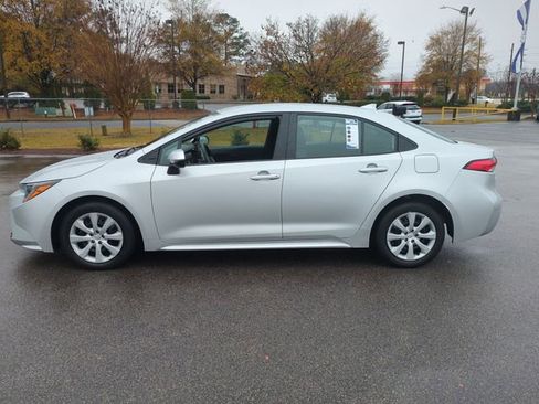 Used 2024 Toyota Corolla LE image 6