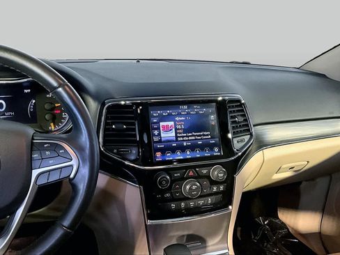 Used 2020 Jeep Grand Cherokee Limited AWD/4WD image 7