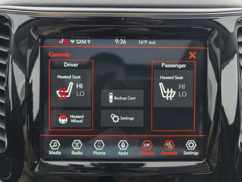 Used 2021 Jeep Cherokee Limited image 39