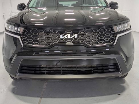 Used 2023 Kia Sorento S AWD/4WD image 2