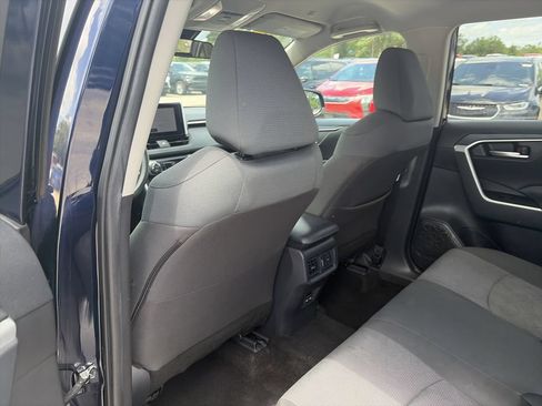 Used 2025 Toyota RAV4 XLE FWD image 28