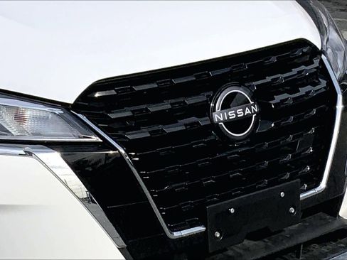 Used 2025 Nissan Kicks Play S image 26