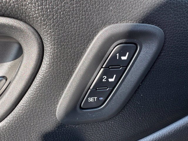 Used 2025 Honda Pilot Black Edition image 21