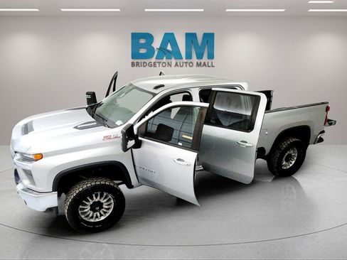 Used 2022 Chevrolet Silverado 2500 LT w/ Convenience Package image 19