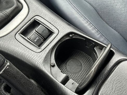 Used 2004 MAZDA MX-5 Miata w/ Leather Azure Blue Pkg image 25