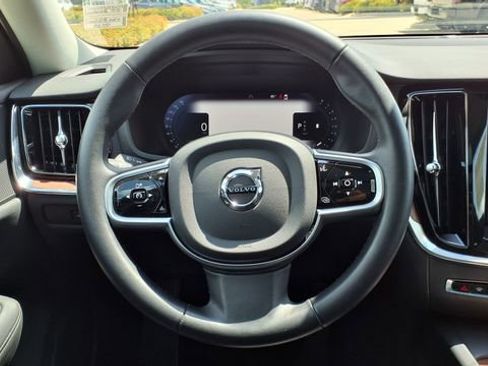 Certified 2025 Volvo V60 B5 Cross Country Plus AWD/4WD image 21