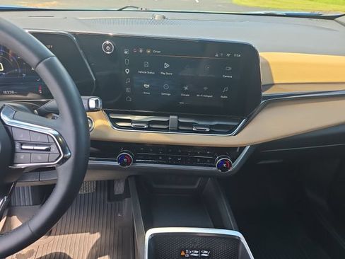 Used 2025 Chevrolet Equinox ACTIV w/ Safety and Technology Package AWD/4WD image 20