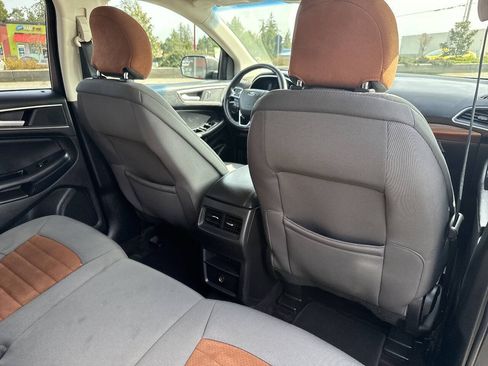 Used 2018 Ford Edge SEL w/ SEL Appearance Package AWD/4WD image 20