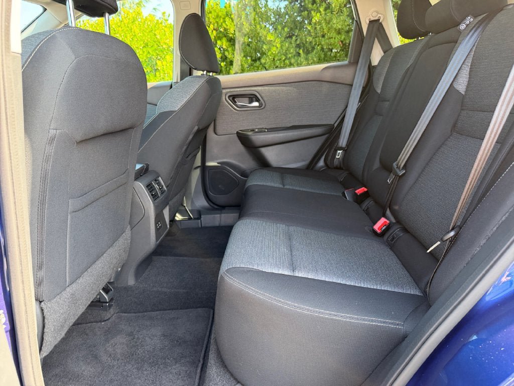 Used 2022 Nissan Rogue SV AWD/4WD image 33