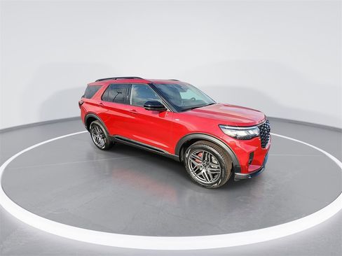 New 2026 Ford Explorer ST-Line w/ ST-Line Street Pack image 2