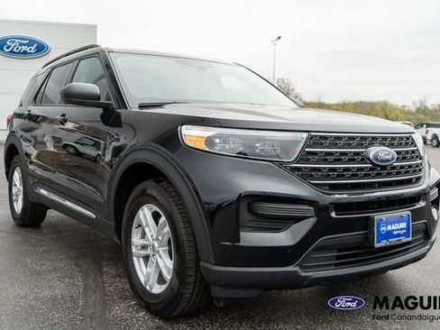 Used 2023 Ford Explorer XLT AWD/4WD image 4