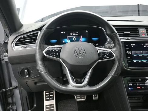 Used 2023 Volkswagen Tiguan SE R-Line image 23