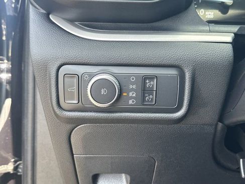 Used 2022 Ford Explorer XLT w/ Equipment Group 202A RWD image 29