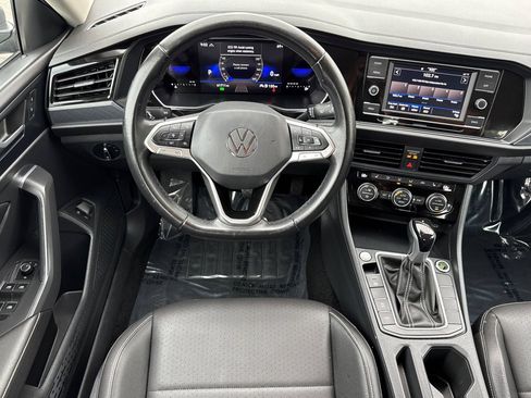 Used 2024 Volkswagen Jetta SE FWD image 15