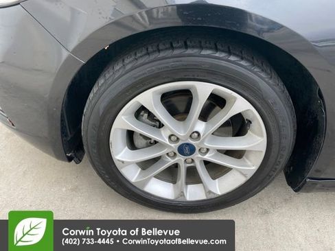 Used 2019 Ford Fusion SE image 17