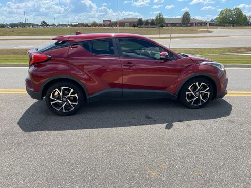 Used 2018 Toyota C-HR XLE image 12
