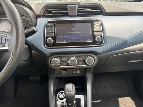 Used 2025 Nissan Versa SV FWD image 17
