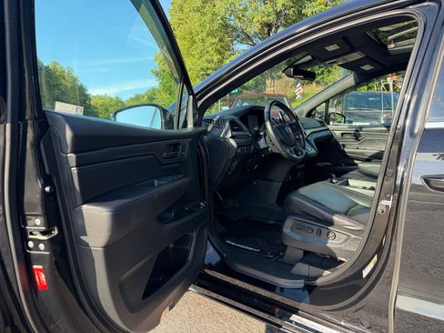Used 2023 Honda Odyssey Sport image 9