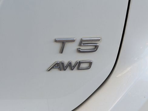 Used 2016 Volvo XC60 T5 Premier w/ Proximity Package image 30