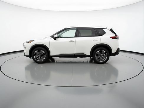 Used 2025 Nissan Rogue SV image 5
