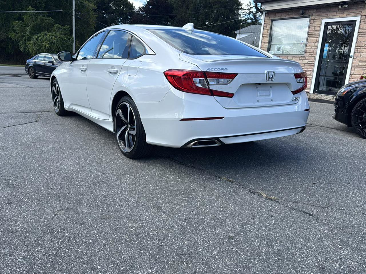 Used 2019 Honda Accord Sport image 12