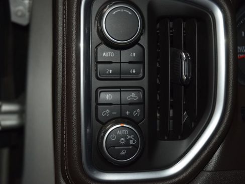 Used 2019 Chevrolet Silverado 1500 LTZ w/ LTZ Premium Package AWD/4WD image 37