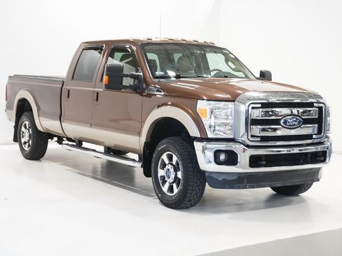 Used 2011 Ford F250 Lariat w/ Camper Pkg image 4