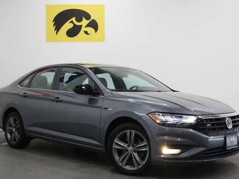 Used 2019 Volkswagen Jetta R-Line image 2