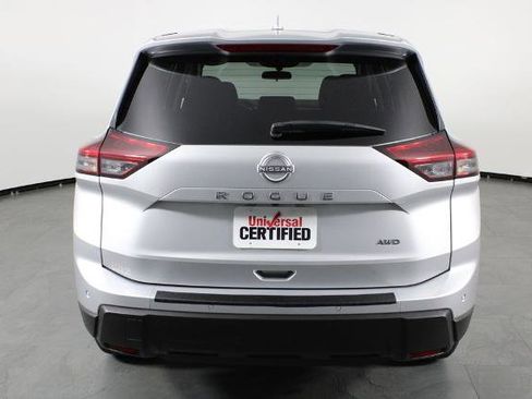Certified 2025 Nissan Rogue SV image 11