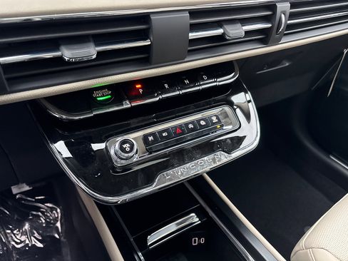 New 2026 Lincoln Corsair Premiere image 22