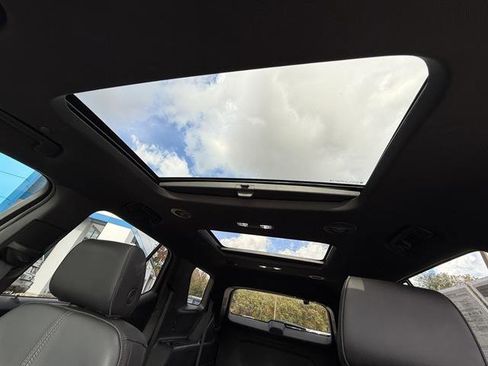 Certified 2023 Chevrolet Traverse RS image 16