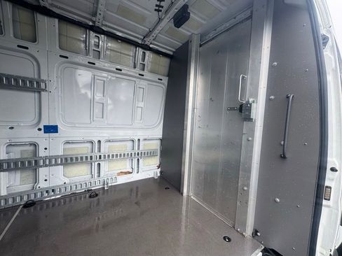 Used 2020 Mercedes-Benz Sprinter 2500 image 15