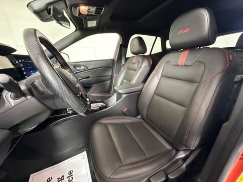 Used 2024 Chevrolet Trax RS w/ Sunroof Package FWD image 15