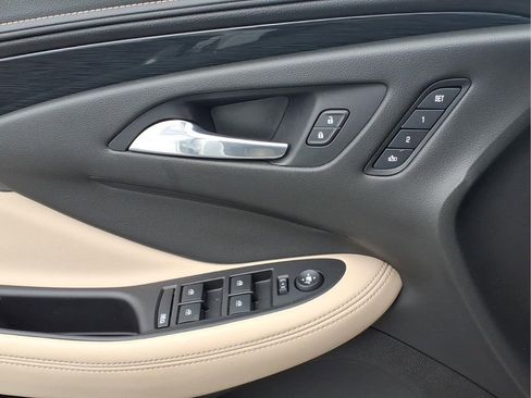 Certified 2017 Buick Envision Essence FWD image 14