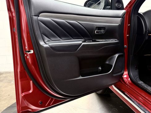 Used 2019 Mitsubishi Outlander SEL AWD/4WD image 13