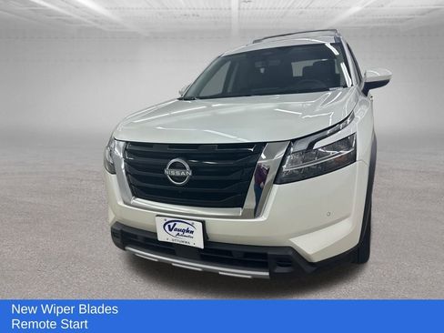 Used 2024 Nissan Pathfinder Platinum image 6