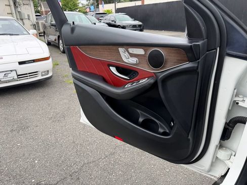 Used 2020 Mercedes-Benz GLC 300 4MATIC image 19