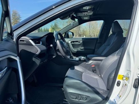 Used 2022 Toyota RAV4 XSE w/ XSE Grade Weather Package image 8