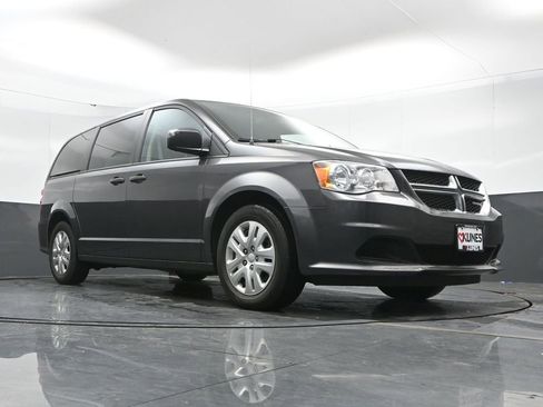 Used 2020 Dodge Grand Caravan SE w/ UConnect Hands-Free Group image 48