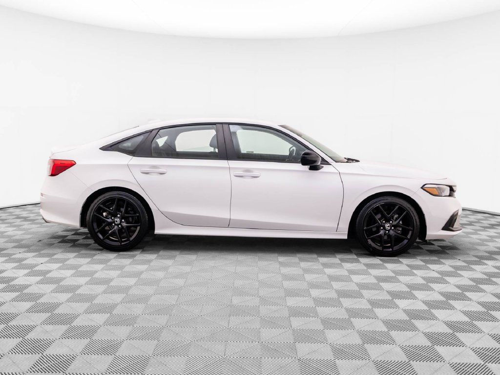 Used 2024 Honda Civic Sport image 8