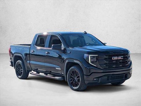 Used 2022 GMC Sierra 1500 Elevation image 3