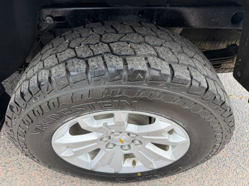 Used 2022 Chevrolet Colorado LT w/ Fleet Safety Package AWD/4WD image 38