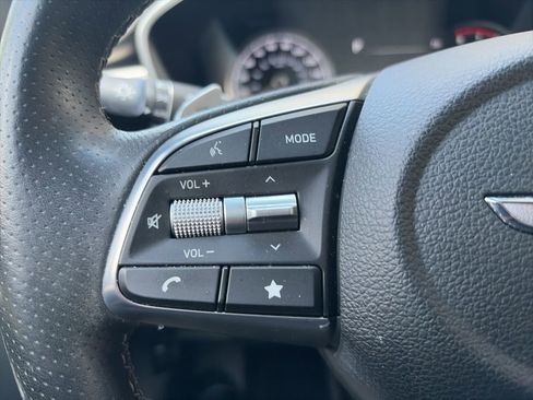 Used 2022 Genesis G70 3.3T RWD image 11