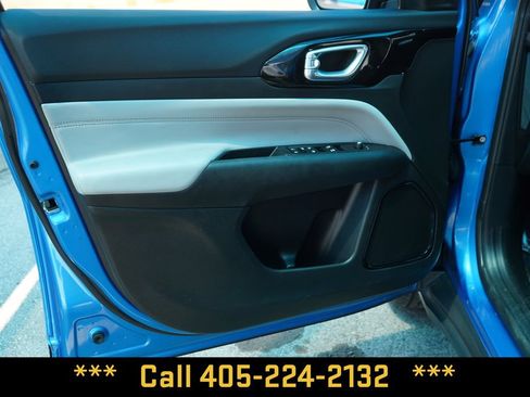Used 2025 Jeep Compass Limited AWD/4WD image 16