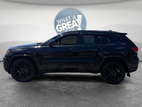 Used 2019 Jeep Grand Cherokee Altitude AWD/4WD image 7